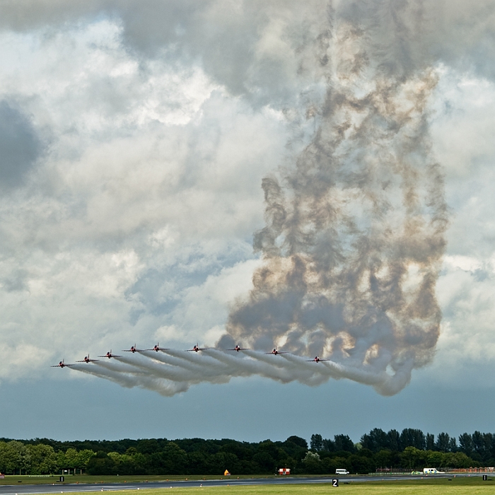 228_Fairford RIAT_Red Arrows na British Aerospace Hawk T1.jpg